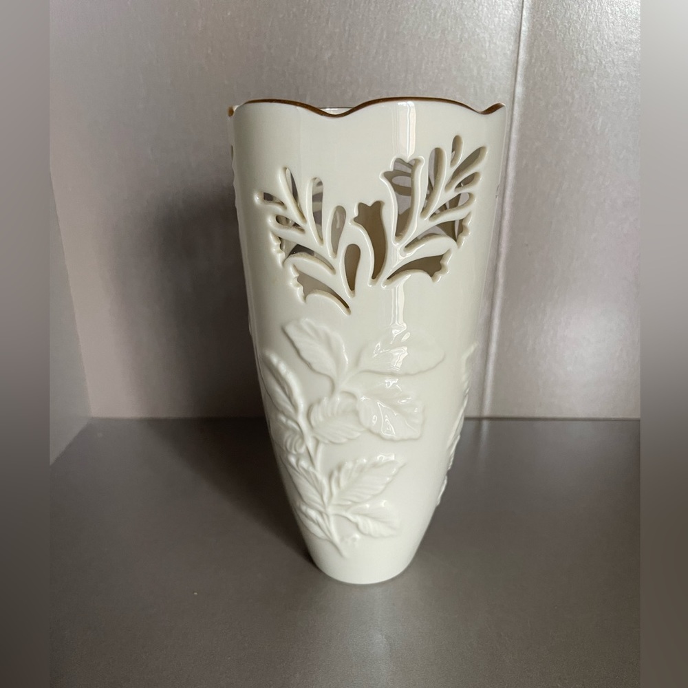 Vintage Lenox Vase - 7‎ Inch with 24K Gold Trim, Made in USA